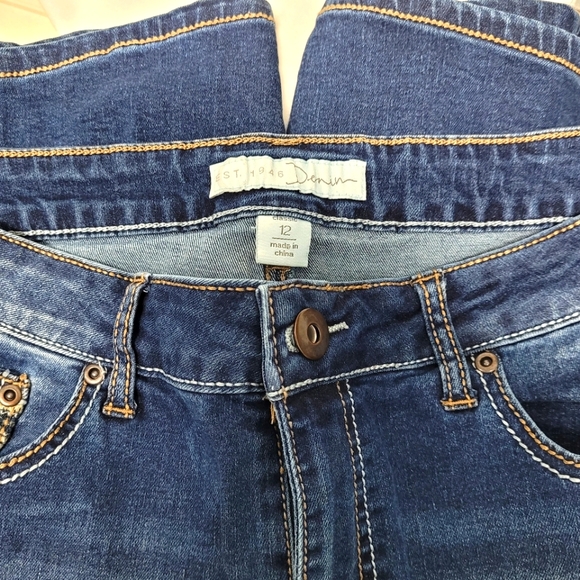 1946 Denim Classic Embellished Jean Shorts - Picture 3 of 6